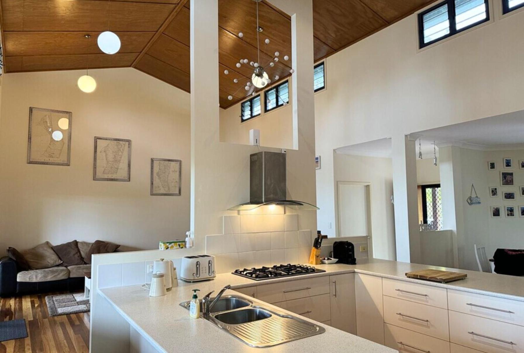 Our Beach House Kingfisherbay Фрейзър Айлънд Екстериор снимка